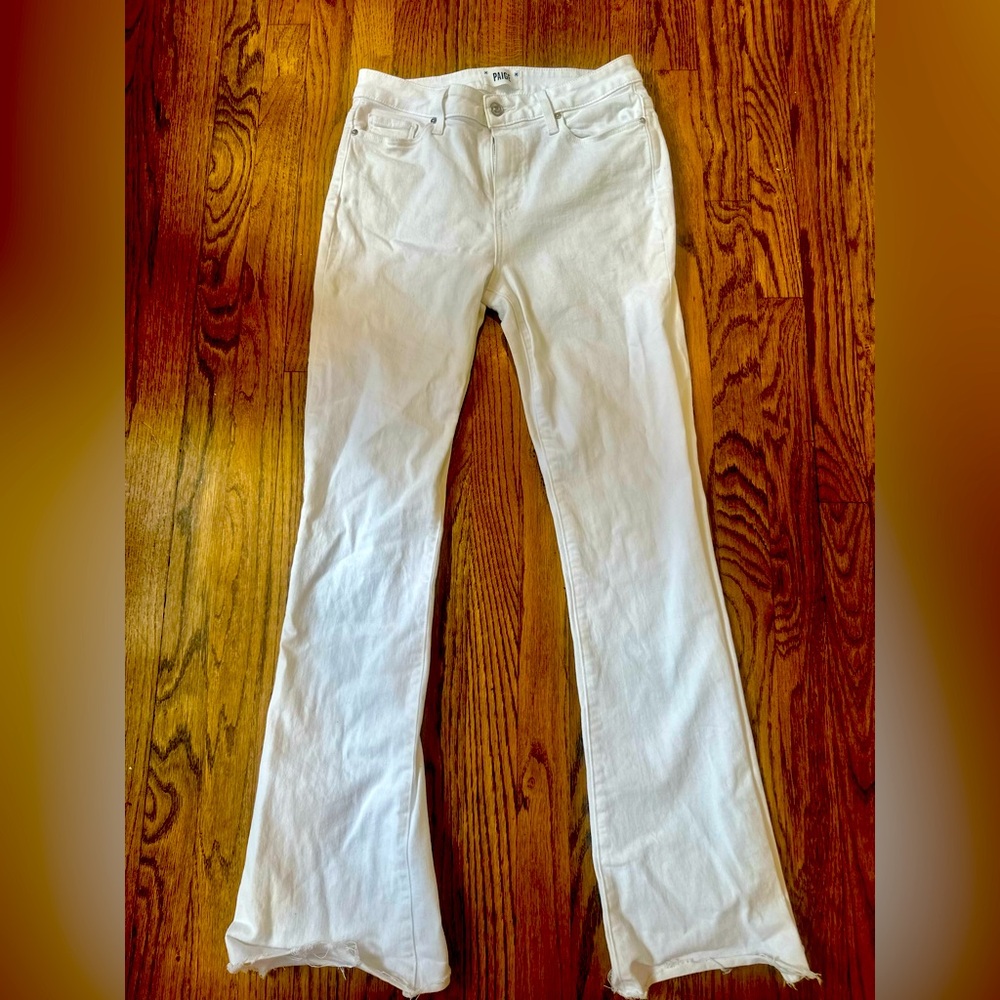 EUC. Paige jeans. Laurel Canyon Bootcut. Size 28.